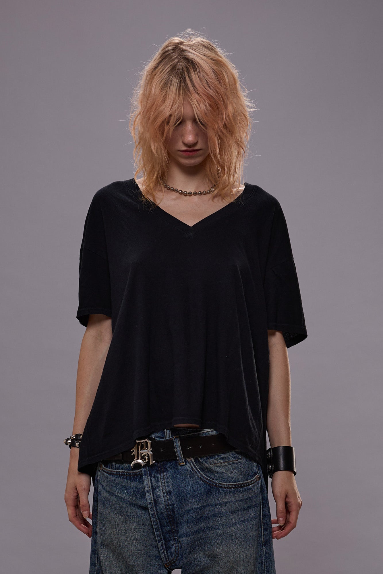 RELAXED CASHMERE V-NECK TEE - BLACK | R13 ONLINE