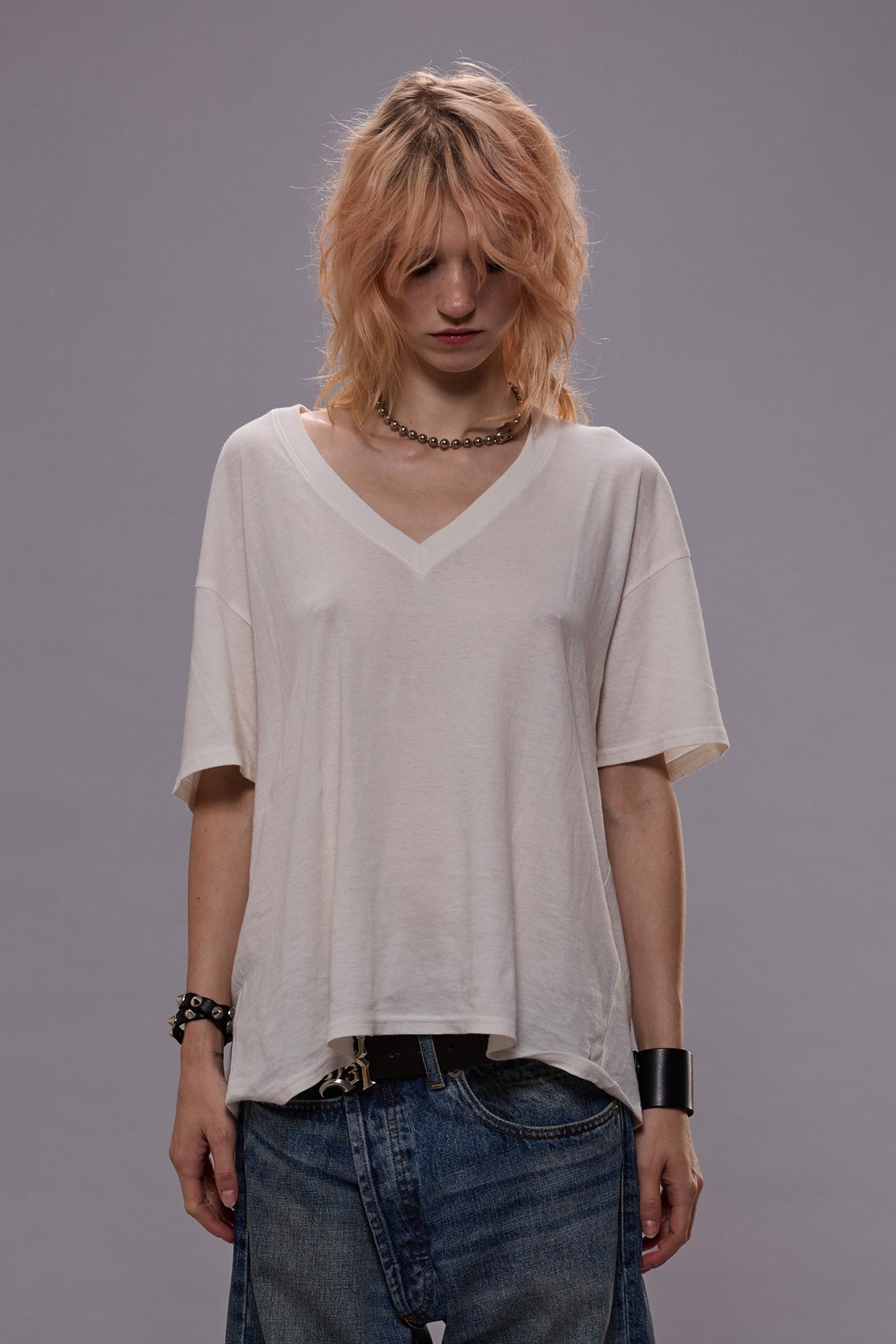 RELAXED CASHMERE V-NECK TEE - WHITE | R13 ONLINE
