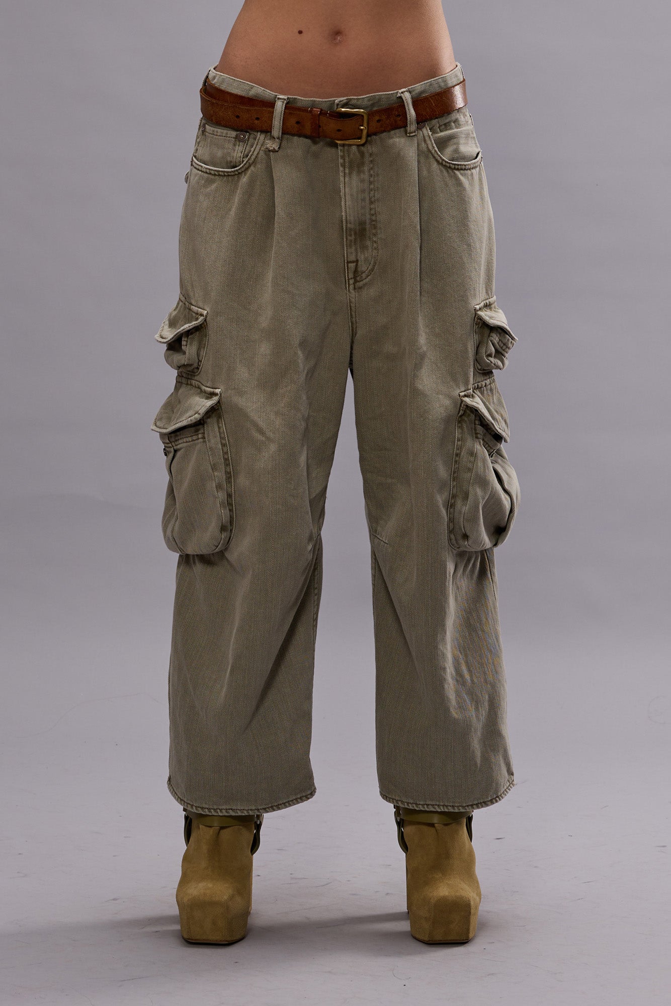 CROPPED MULTI POCKET CARGO - OLIVE GREEN GARMENT DYE | R13 ONLINE