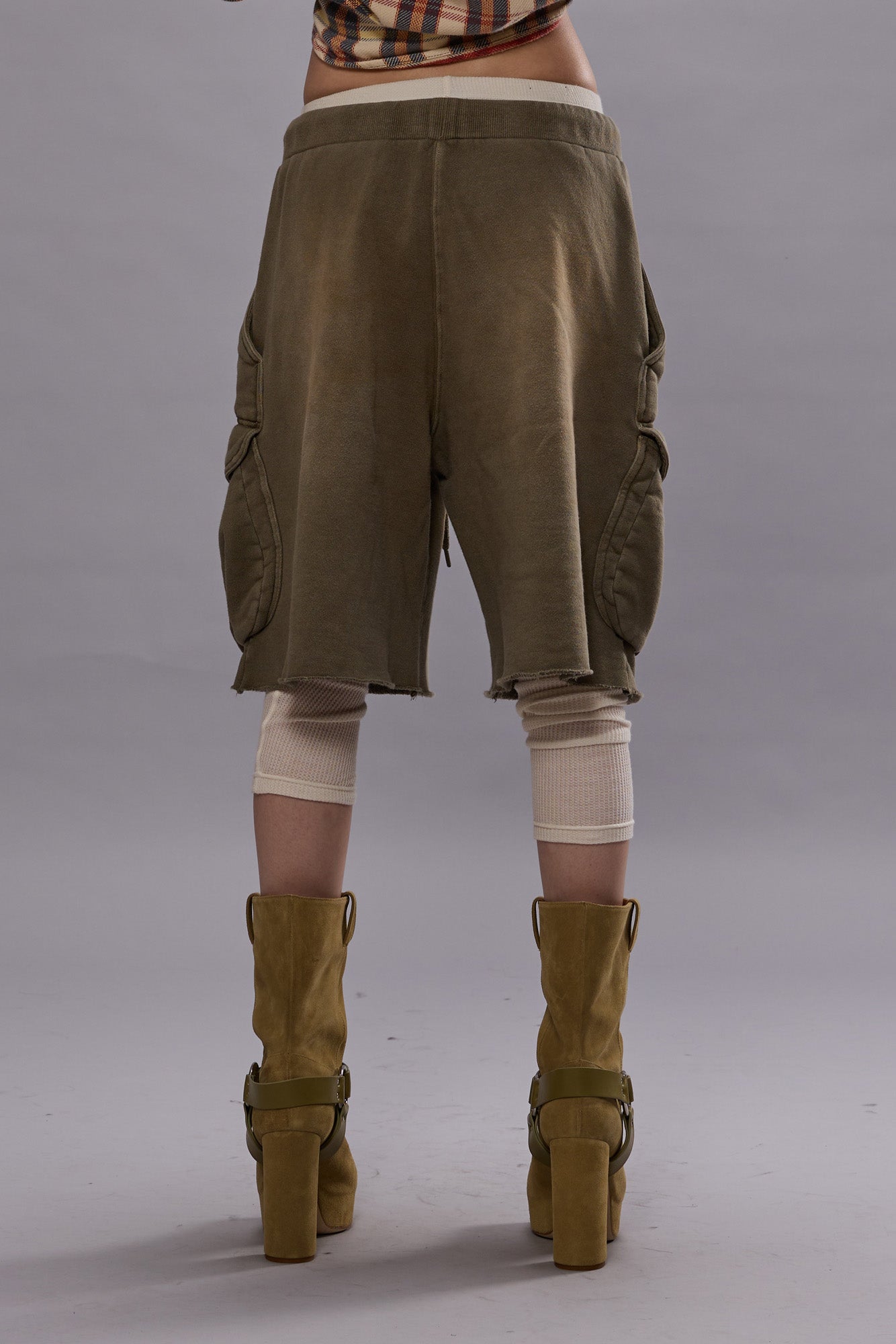 MULTIPOCKET RELAXED SWEATSHORTS - FADED OLIVE | R13 for sale