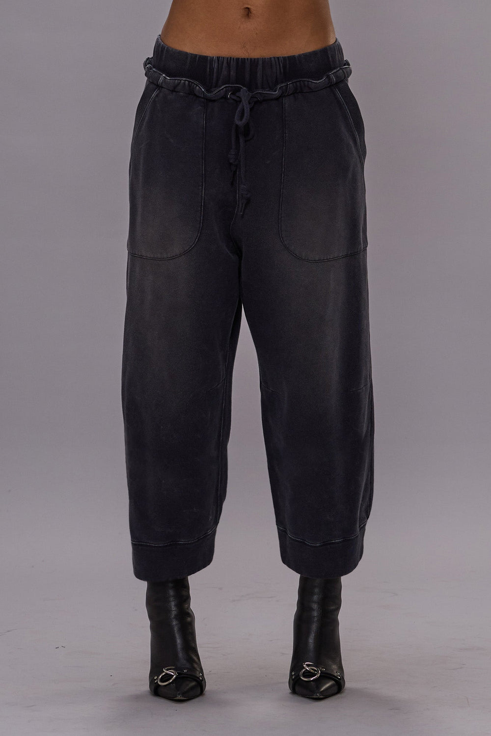 DECONSTRUCTED CROPPED SWEATPANT - NAVY | R13 ONLINE