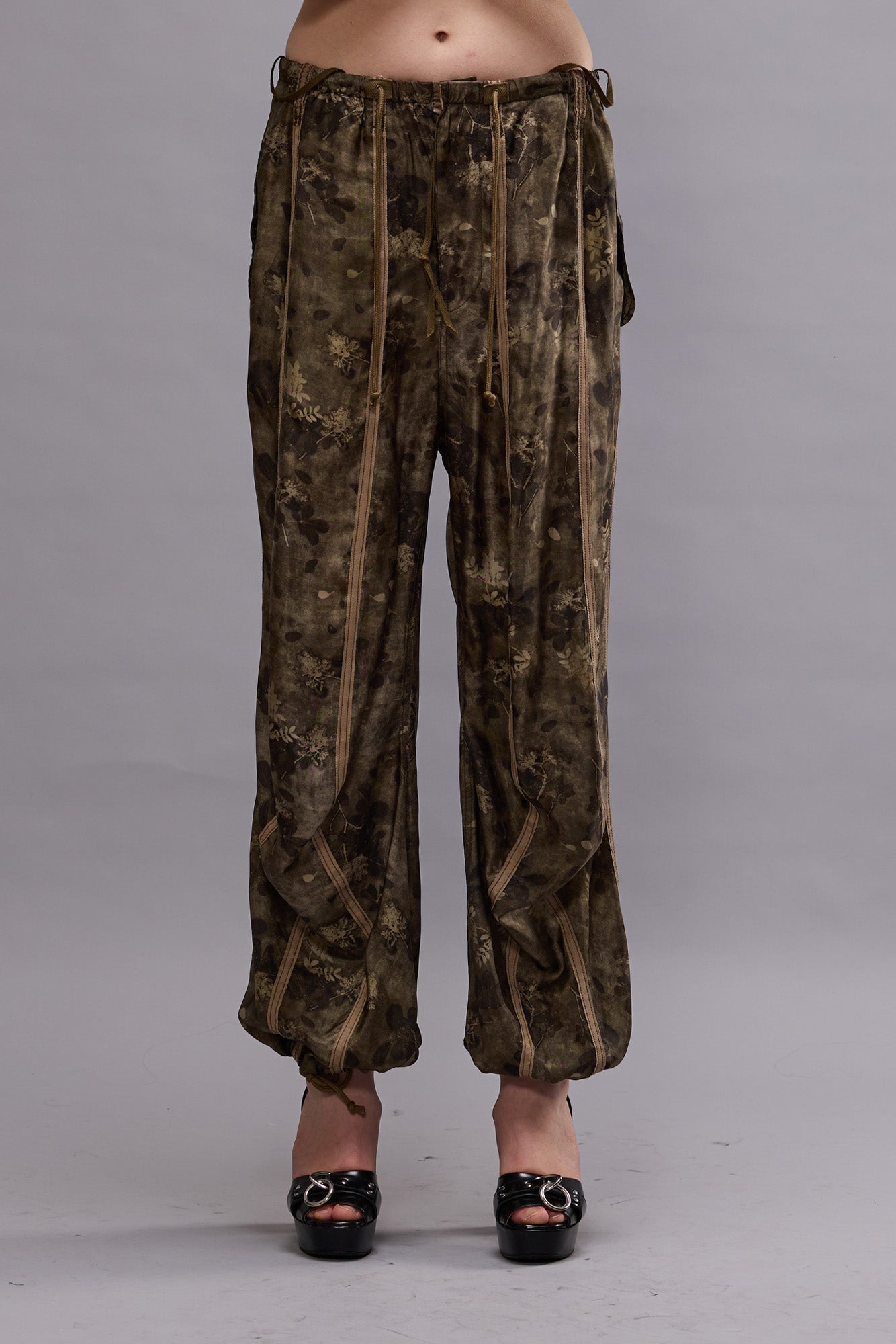 BALLOON PANTS WITH DOUBLE SEAM - OLIVE FLORAL | R13 ONLINE