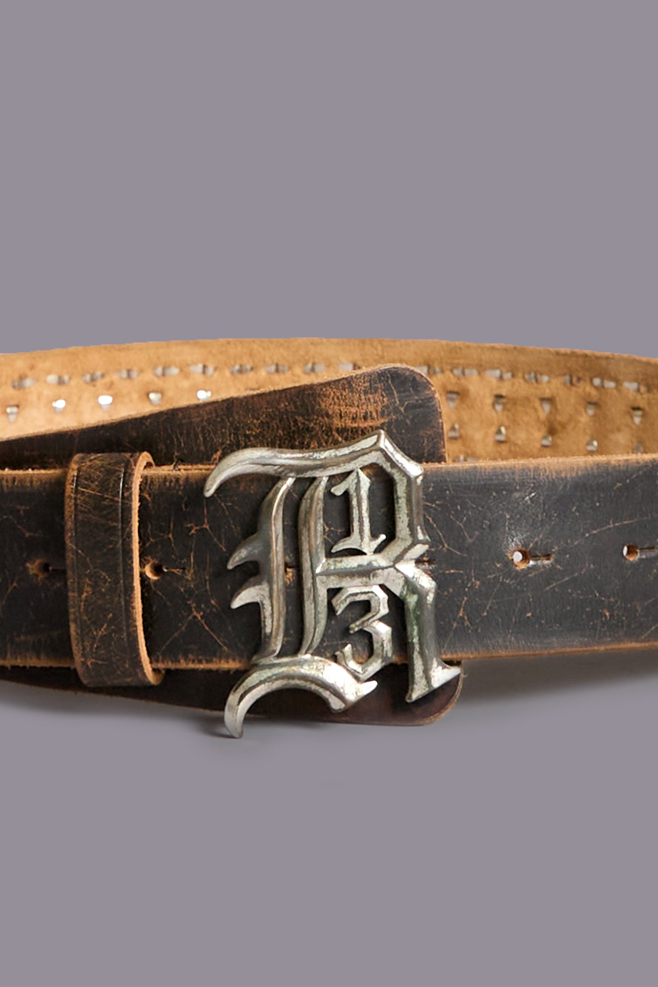 STUDDED LOGO BUCKLE BELT - BROWN | R13 outlet